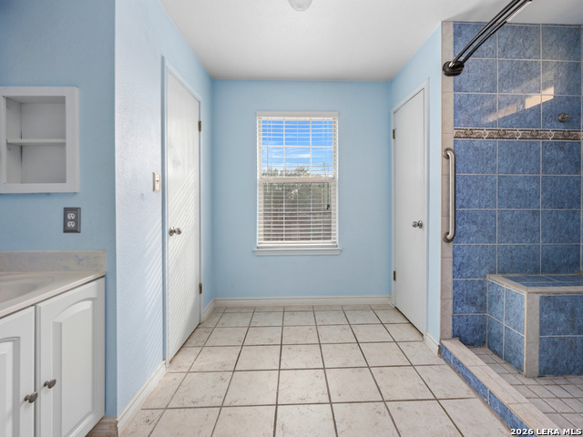 Image 29 of 50 For 15714 Knollcircle