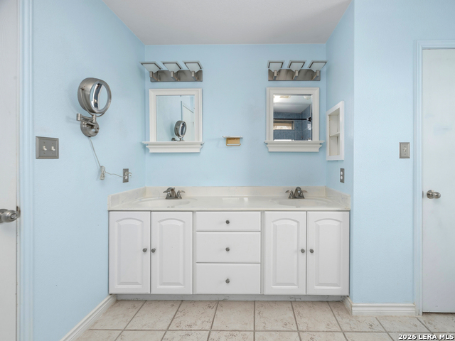 Image 30 of 50 For 15714 Knollcircle