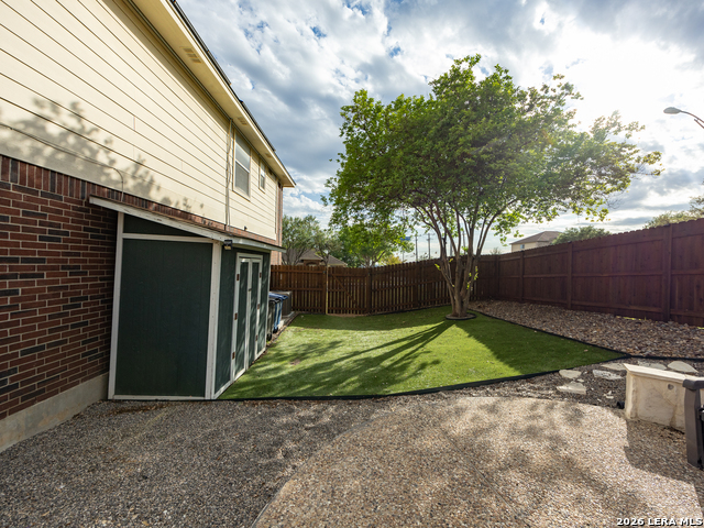 Image 34 of 50 For 15714 Knollcircle