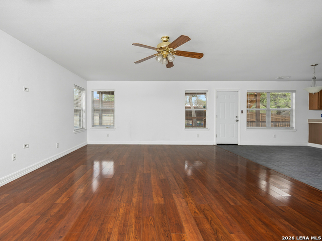 Image 7 of 50 For 15714 Knollcircle