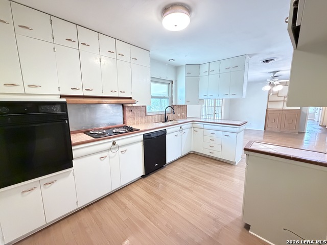 Image 22 of 45 For 435 Burnside