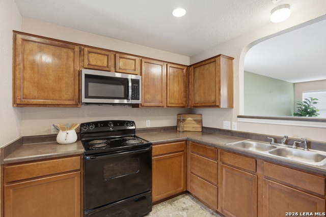 Image 10 of 34 For 818 Three Wood Way