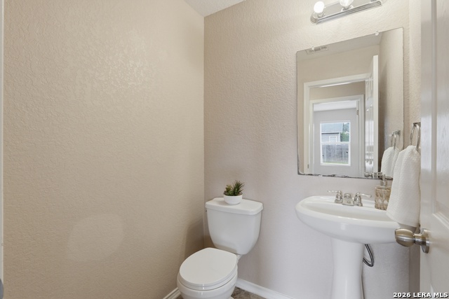 Image 17 of 34 For 818 Three Wood Way