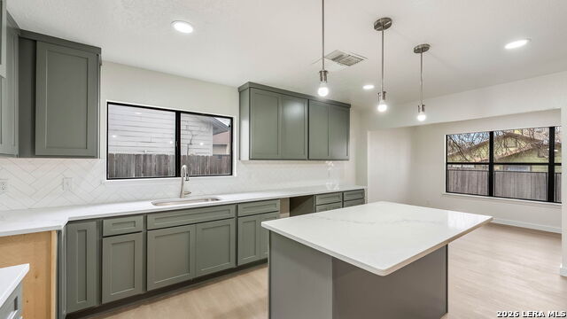 Image 12 of 37 For 306 Cypressgarden Dr