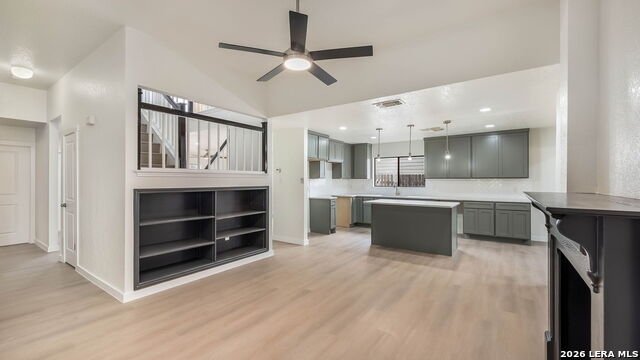 Image 8 of 37 For 306 Cypressgarden Dr