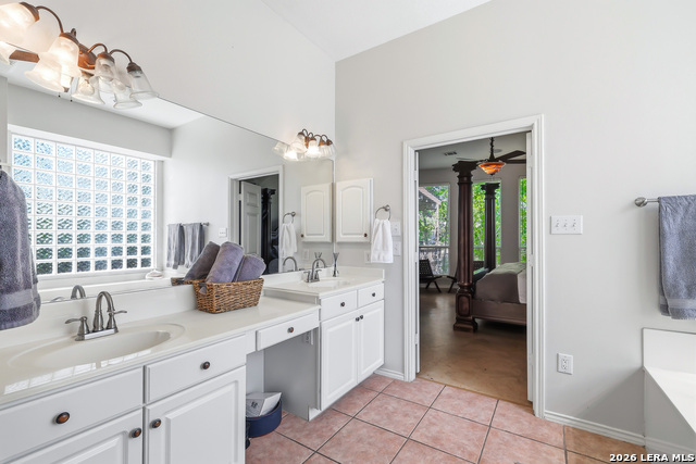 Image 18 of 34 For 726 Treaty Oak