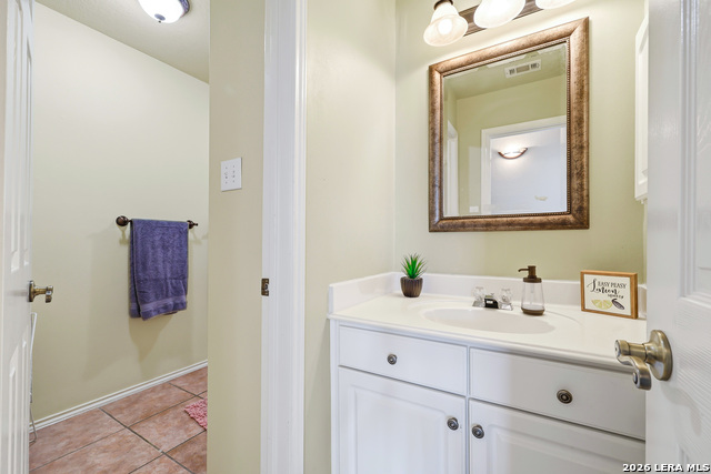 Image 27 of 34 For 726 Treaty Oak