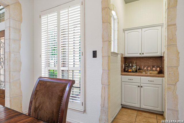 Image 5 of 34 For 726 Treaty Oak