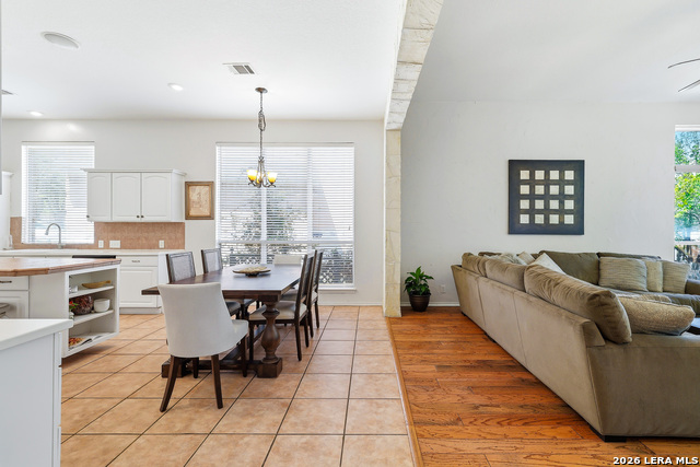 Image 9 of 34 For 726 Treaty Oak