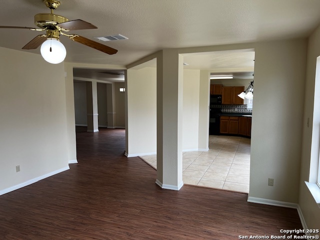 Image 19 of 56 For 13602 Possum Hill