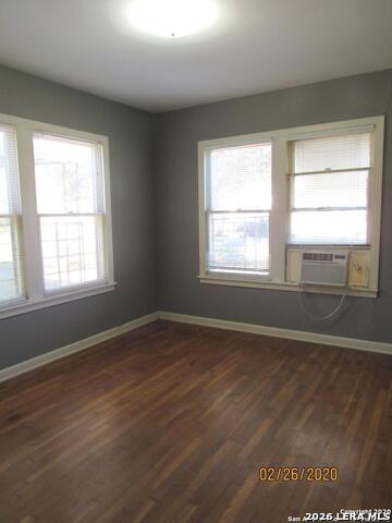 Image 7 of 9 For 818 Russell Pl W 4