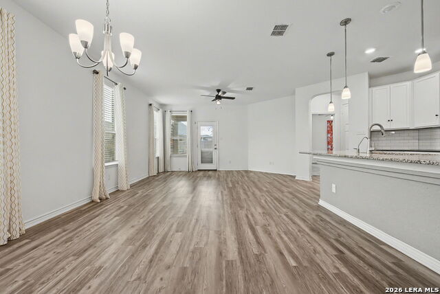 Listing photo id 9 for 4568 Klein Mdws