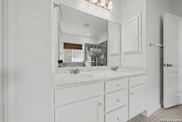 Listing photo id 15 for 4568 Klein Mdws