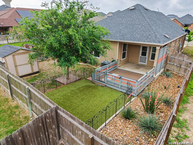 Listing photo id 27 for 4568 Klein Mdws