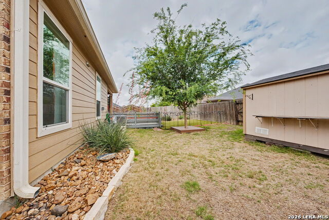 Listing photo id 31 for 4568 Klein Mdws