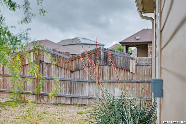 Listing photo id 34 for 4568 Klein Mdws