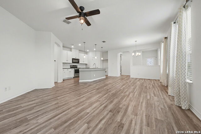 Listing photo id 2 for 4568 Klein Mdws