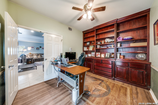 Image 3 of 33 For 1855 Burr Oak Ln