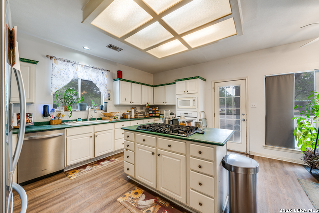 Image 6 of 33 For 1855 Burr Oak Ln