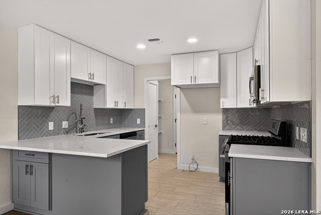 Image 9 of 34 For 6135 Willowridge Ln