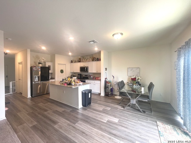 Image 3 of 14 For 12502 Larissa