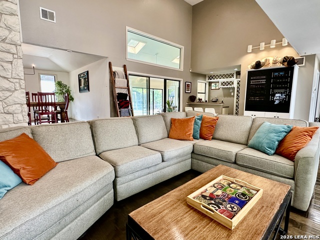 Image 8 of 50 For 201 Country Wood Dr