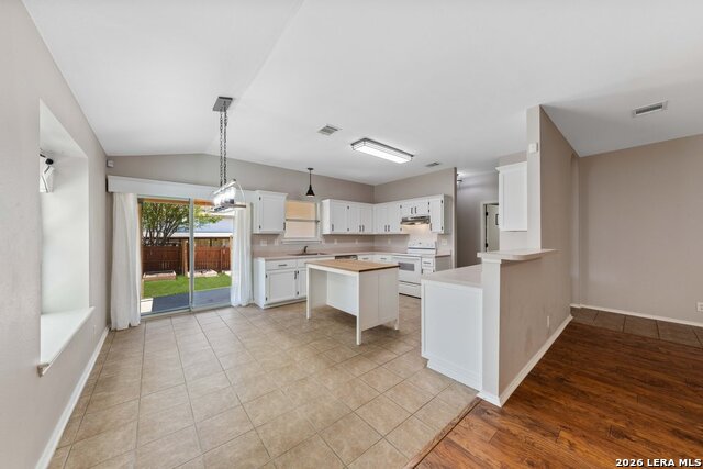 Image 10 of 33 For 659 Coral Harbor