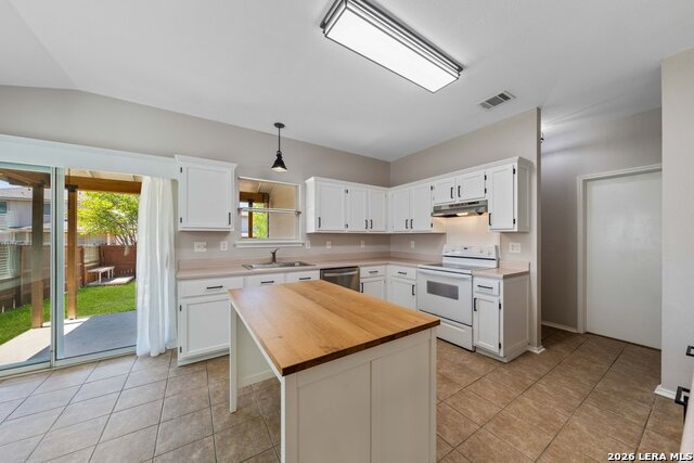 Image 12 of 33 For 659 Coral Harbor