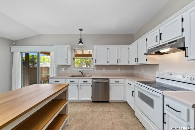 Image 13 of 33 For 659 Coral Harbor