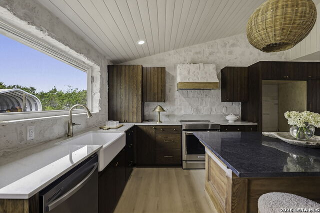 Image 3 of 24 For 7880 Elk Dr  