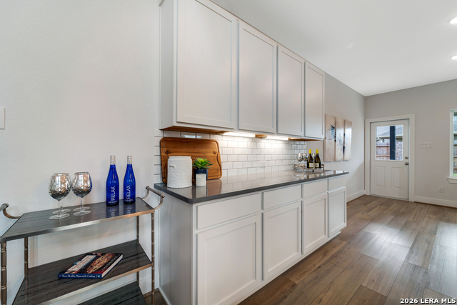 Image 7 of 27 For 420 Ivy Rd  