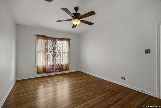 Image 30 of 45 For 432 Mary Louise Dr