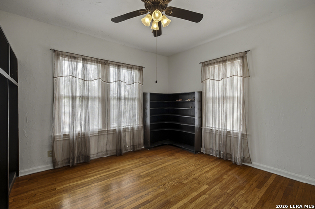 Image 32 of 45 For 432 Mary Louise Dr