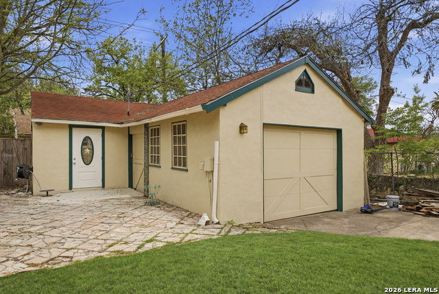 Image 39 of 45 For 432 Mary Louise Dr