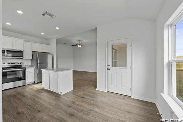 Image 6 of 28 For 16181 Farmer