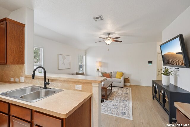 Image 15 of 45 For 9025 Peridot