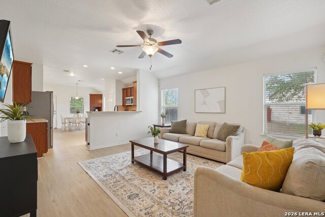 Image 5 of 45 For 9025 Peridot