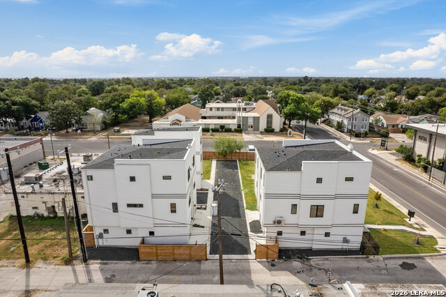 Image 6 of 8 For 3208 Elmendorf N