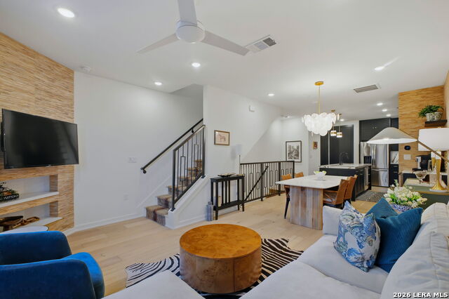 Image 12 of 72 For 719 E Locust St, Unit 4107  4107