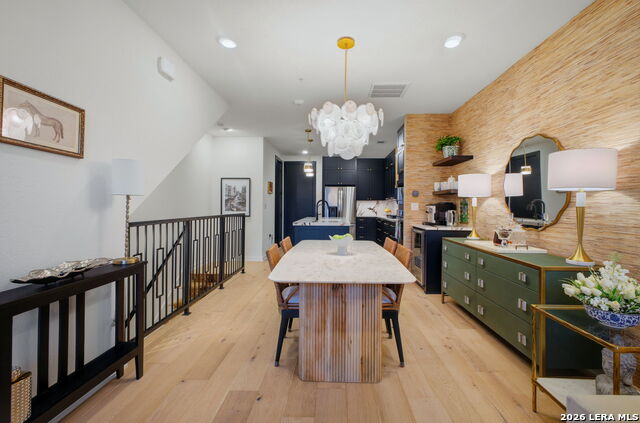 Image 14 of 72 For 719 E Locust St, Unit 4107  4107