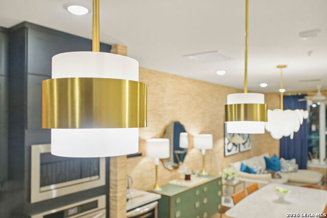 Image 15 of 72 For 719 E Locust St, Unit 4107  4107