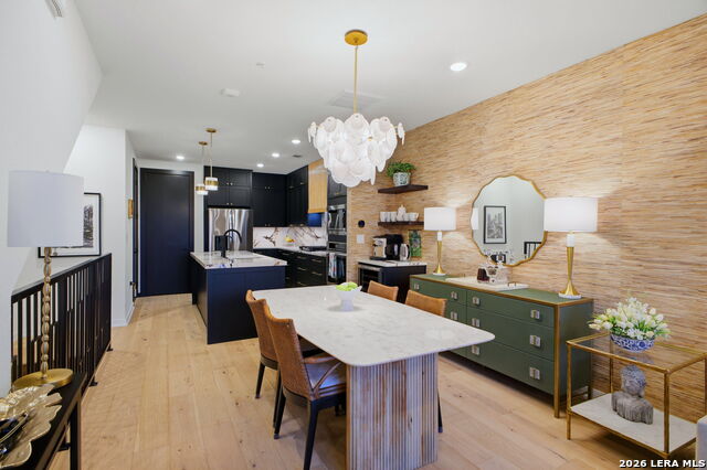 Image 16 of 72 For 719 E Locust St, Unit 4107  4107