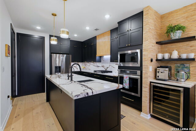 Image 17 of 72 For 719 E Locust St, Unit 4107  4107