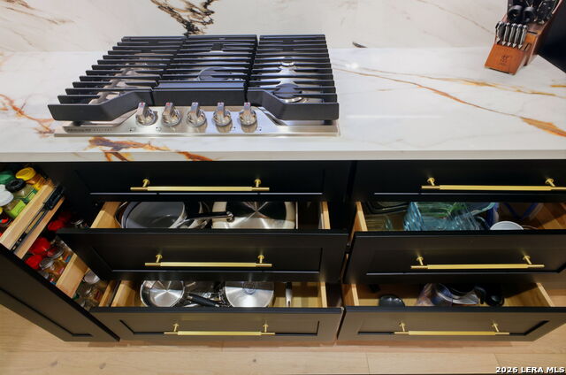 Image 21 of 72 For 719 E Locust St, Unit 4107  4107