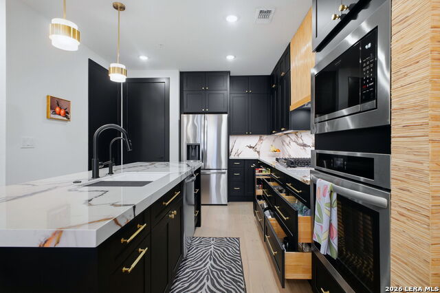 Image 23 of 72 For 719 E Locust St, Unit 4107  4107