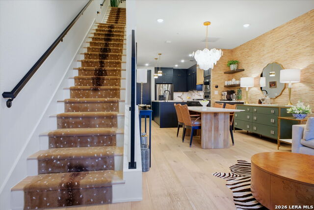 Image 24 of 72 For 719 E Locust St, Unit 4107  4107