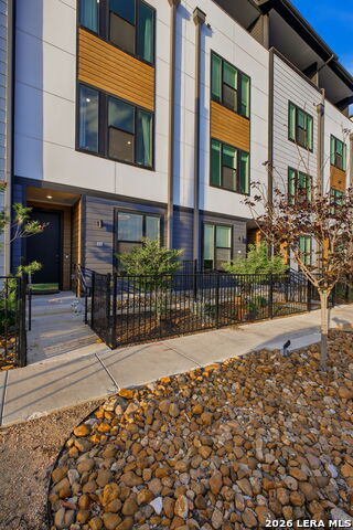 Image 3 of 72 For 719 E Locust St, Unit 4107  4107