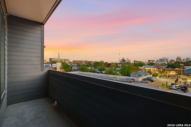 Image 30 of 72 For 719 E Locust St, Unit 4107  4107