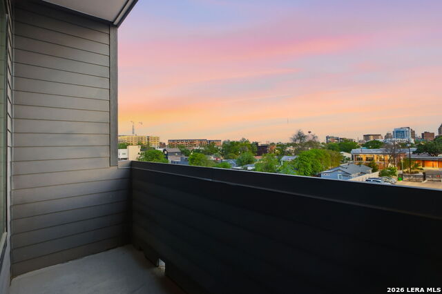 Image 31 of 72 For 719 E Locust St, Unit 4107  4107