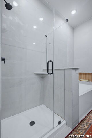 Image 38 of 72 For 719 E Locust St, Unit 4107  4107